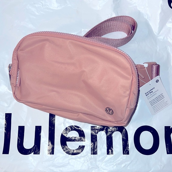 NWT Lululemon Everywhere Belt Bag Pink - Picture 4 of 5